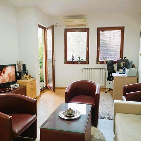 Centar Apartment Aleks Skopje Exteriör bild