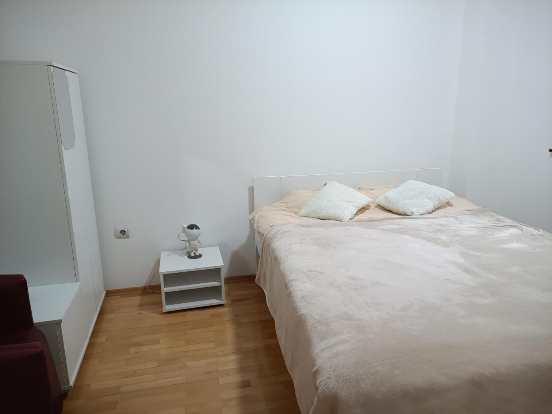 Centar Apartment Aleks Skopje Rum bild