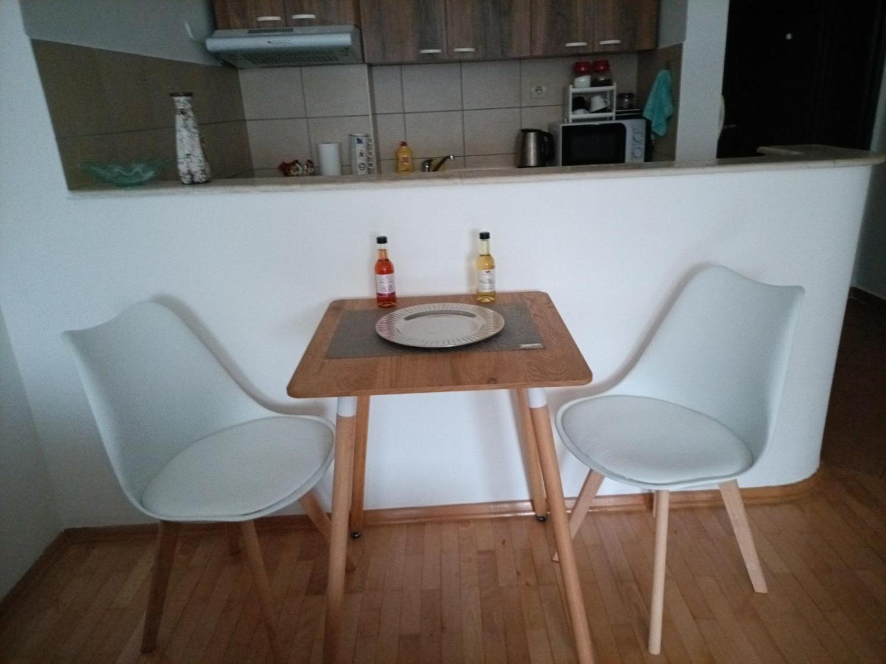 Centar Apartment Aleks Skopje Rum bild